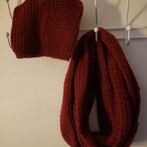 Garage clothing hat & scarf set